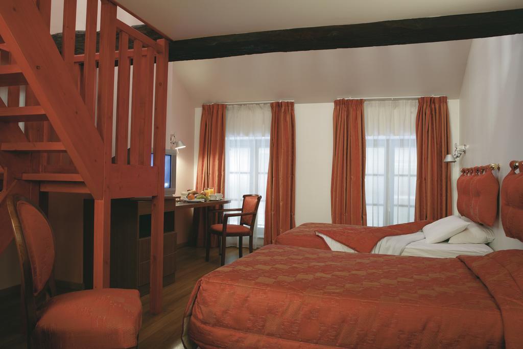 Le Saint Michel Hotell Sedan Eksteriør bilde
