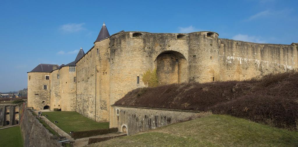 Le Saint Michel Hotell Sedan Eksteriør bilde