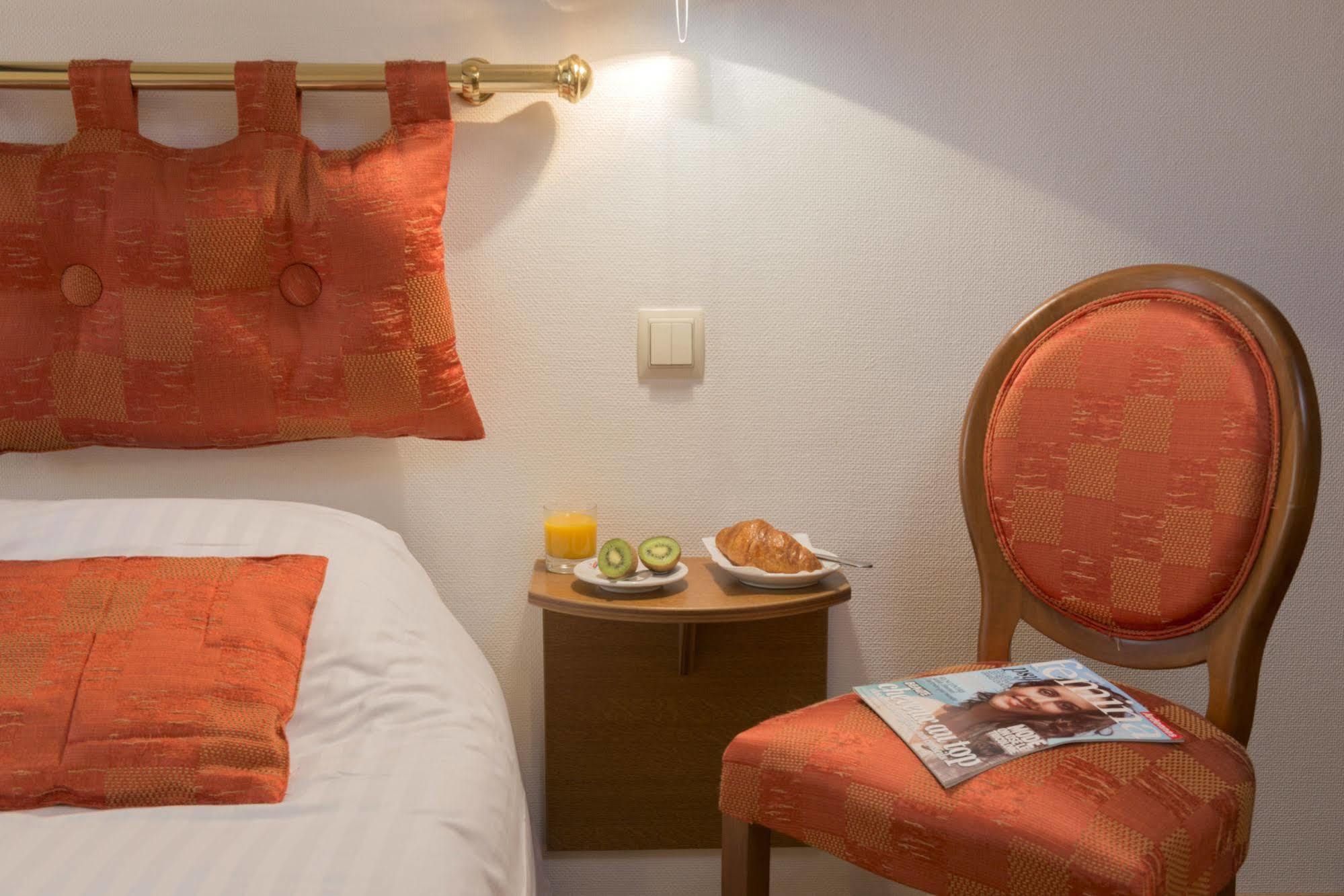 Le Saint Michel Hotell Sedan Eksteriør bilde
