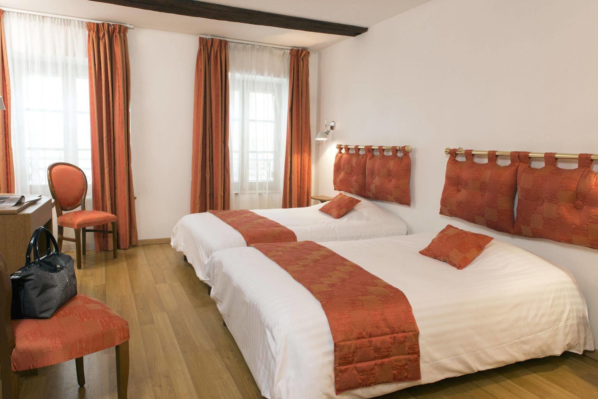 Le Saint Michel Hotell Sedan Eksteriør bilde